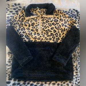 Women’s cheetah print and Sherpa mix  pullover